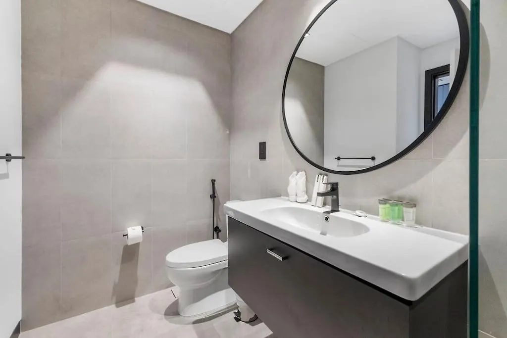 Waves - Fully Equipped Studio For A Perfect Stay In Dubai Apartment